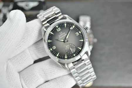 Three-hand watch, leather strap-steel bracelet Two-and-a-half-hand watch, leath - Click Image to Close