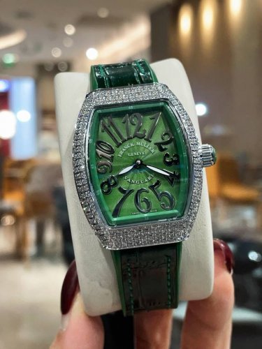 Franker Muller_Franck Muller V32 Barrel Series Luxurious Diamond-Encrusted Class