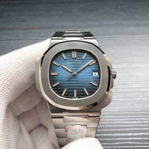 Stunning Patek Philie R40 steel watch, the king of 5711 Nautilus DDD. The king o