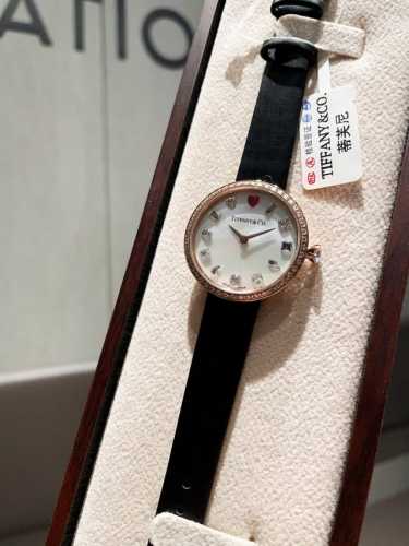 õ480 Today I would like to share with you the latest exclusive box from the Amer