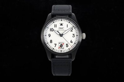 Bls Factory launches its first IWC Pilot's Watch. The Mark 20 leather strap mode