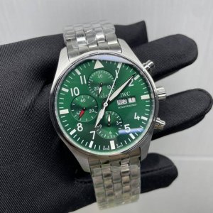 Iwc IWC Pilot Series IW377701 Steel Band Model is launched with great details: 1