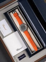 Lucky Charm Full Diamond All-Purpose Watch The Lucky Charm series, imbued with