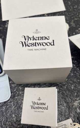 Vivienne Westwood watch quartz movement stainless steel strap 28mm pink dial wom