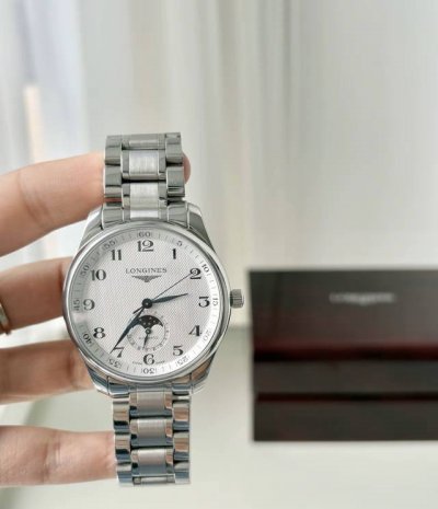Longines Master Men's True Moon Phase Moon Phase Changes with Time L2.919.4.78.6