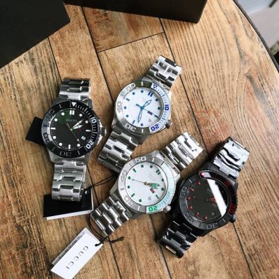 Gucci's latest watch, Biack-, model number Ya126230 Gucci men's stainless steel