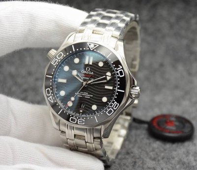 OMEGA's new Platinum 520 men's mechanical watch is launched. It features an orig