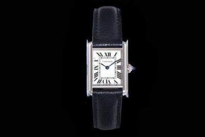 The new V3 version of the Cartier Tant Must, with its simple yet precise lines,