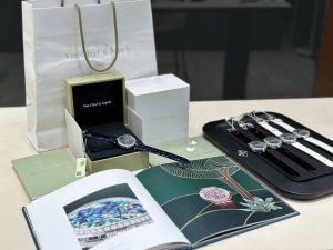 Exclusive real-life photos, identify the quality and details Van Cleef & Arpels Exclusive real-life photos, identify the quality and details Van Cleef & Arpels