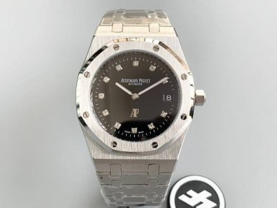 Actual shot without pictures, the finale of the year, the Royal Oak Series 2 A,