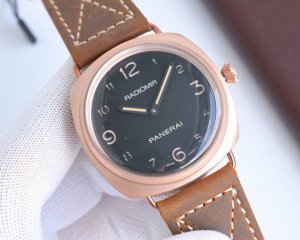 Exclusive Premiere of the New V8 Version: Panerai's newly launched Super-Luminov