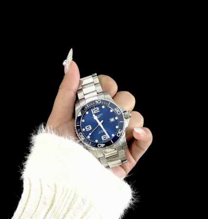 The Longines Conquest feels substantial and high-quality in person. I think it's - Click Image to Close