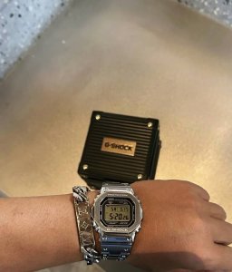 Shipping photos, finally shipped! Casio small gold brick, gold Gmw-B5000D-1Jfb50
