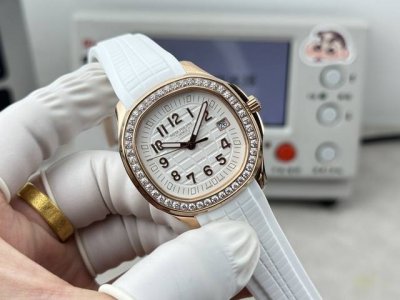 Platinum Gr Factory P Patek Philippe Quartz Aquanaut Luce 38Mm. The Italian word