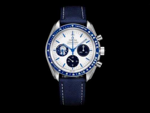 Limited stock of the only genuine Snoopy watch with five-link steel strap and re