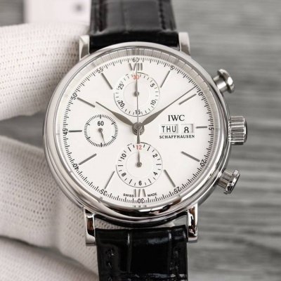 tw Passionately Interprets Iwc Portofino Chronograph Rb2. The Watch Size Is 4