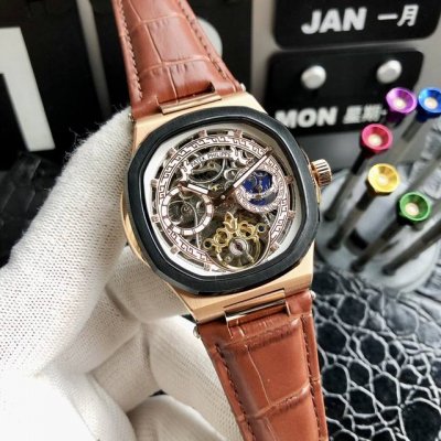 Price: Brand: Patek Philippe - Nautilus, a prestigious high-end men's watch! Lux