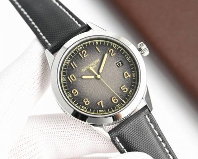 Tw2025 New Patek Philippe Calatrava Series Ref.5226G-001 Watch. The Watch Has A