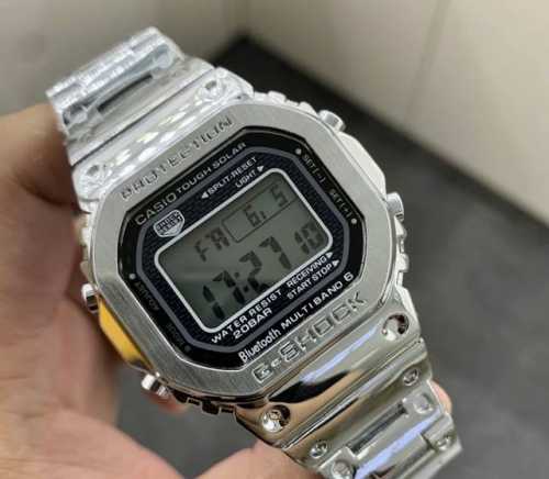 Casio Casio's special edition colored square steel band watch, Gmw-B5000D-1Jf, f
