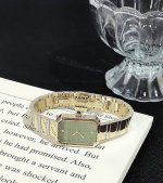 In the sweltering summer, outfits really need to feel cool! And green is my ulti