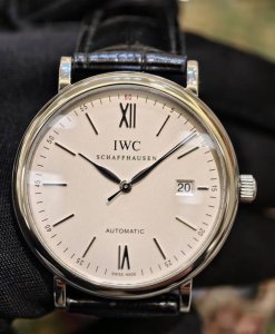 As IWC's entry-level model, the Portofino immediately evokes its classic round d