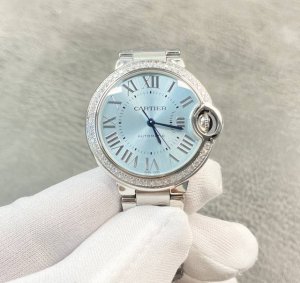 Cartier Ballon Bleu series, diamond-set model, 33mm diameter! Ice blue dial, equ