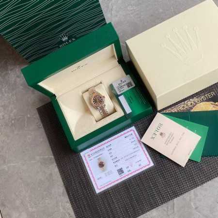 Rolex Women's Oyster Datejust watch! The case measures 28mm in diameter and feat - Click Image to Close