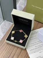 V Gold Van Cleef & Arpels Gold "5-Pollen Mother-Of-Pearl Single Flower Full Diam