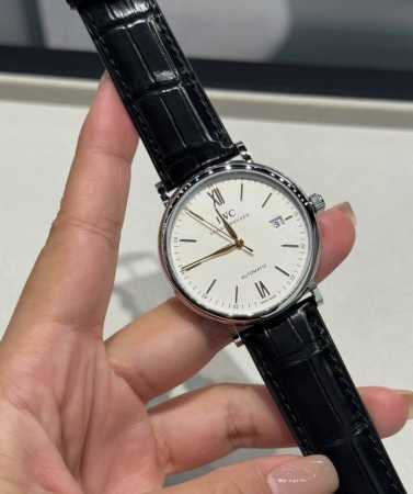 IWC Portofino, it's really hard not to love it! The IWC Portofino Red 60 is a cl - Click Image to Close