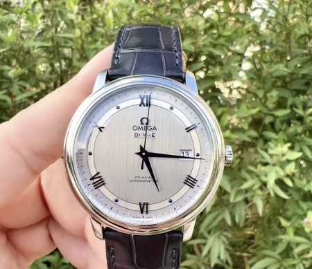 Brand: Omega Model: De Ville Reference: 424.13.40.20.02 Movement: Automatic Cali - Click Image to Close