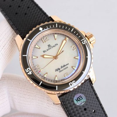 Dry bottom white case with rose gold Transparent bottom white case with rose gol