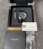 I was truly amazed when I first handled this Panerai PAM01312! The classic Lumin
