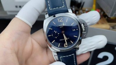 Panerai 688 white case blue dial 44mm automatic winding mechanical movement top