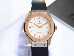 Gold and Black+20 The Hublot Classic Fusion Series 316 stainless steel case is f