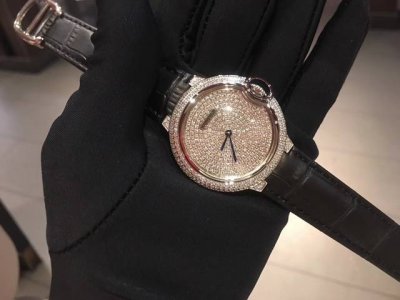 Real shot of Cartier blue balloon full of stars arrived! Counter synchronized do