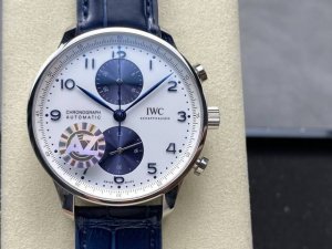 Az Exquisite details of the Iwc Portuguese series chronograph watch] 1. Exquisit