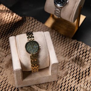 Newly Added Solid Color Dior Dior Fashion Demon Female Watch, Highly Recommended