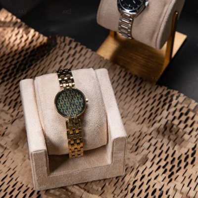 Newly Added Solid Color Dior Dior Fashion Demon Female Watch, Highly Recommended
