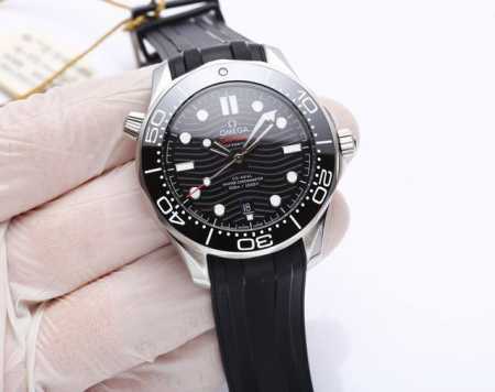 White. Gold 20. Steel Band 20. Omega Omega Seamaster 300M 300M Coaxial Master Ch - Click Image to Close