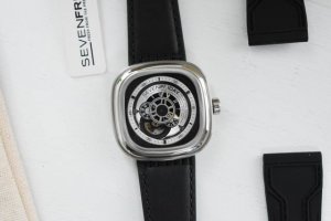 Chanel's new double C brooch. Every detail is very finely crafted. This design i