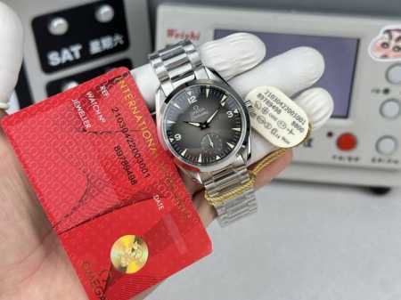 This autumn/winter's newest addition: the Omega Seamaster "Railmaster" small se - Click Image to Close