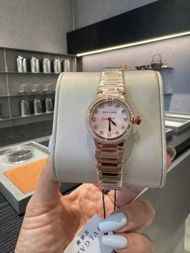 white gold 440 diamonds 20 sapphires size 28mm Swiss 762 movement Bulgari Lvcea