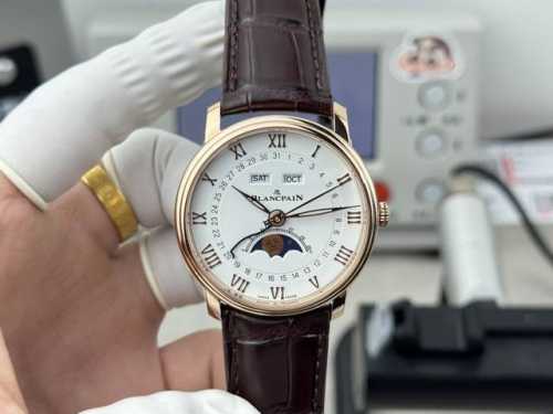 Gr Blancpain Classic Collection 6654 Full Calendar Moon Phase Watch. Features in