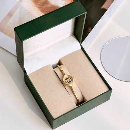 A Gucci timepiece I found at a Japanese secondhand store! Extremely elegant and - Click Image to Close