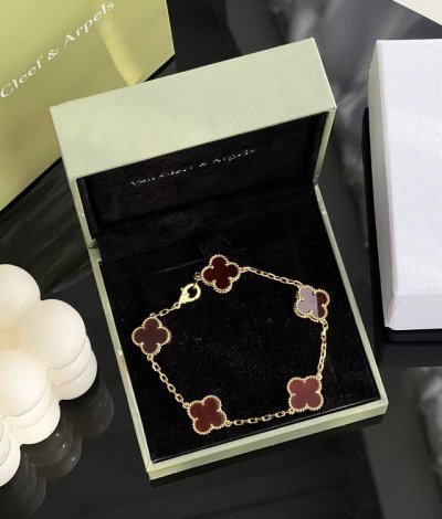 Van Cleef & Arpels Classic 50Th Anniversary Commemorative 5-Flower Carnelian Bra