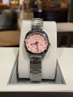 Gucci Interlocking Collection new watch. Stunning, original camera-generated ima