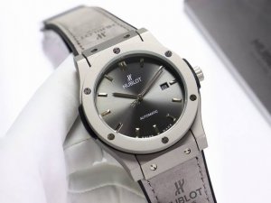 Gold+20 Hublot Classic Fusion Series 316 stainless steel case is finely polished
