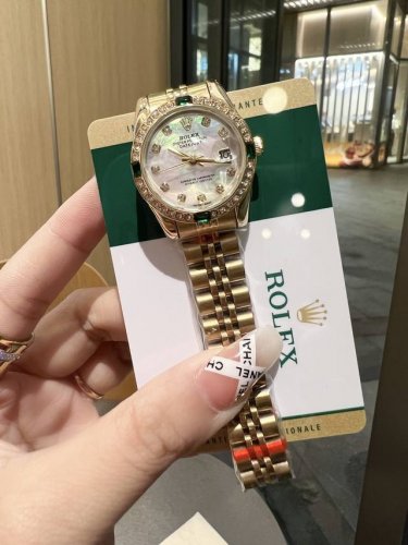 New model recommended diamond ring Rolex 28Mm exquisite small watch spiral back