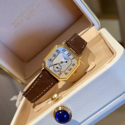 white gold watch! Longines, shimmering through the ages, has always been a symbo