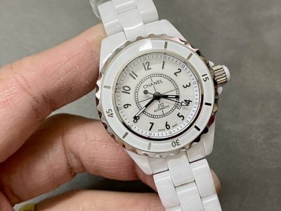 Tw Chanel J12 ceramic watch, 33mm size, mechanical movement.